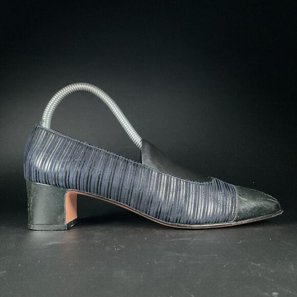 Salvatore Ferragamo Women's Size 7.5 B Patent Leather Classic Pumps Slip Heels - Picture 6 of 9